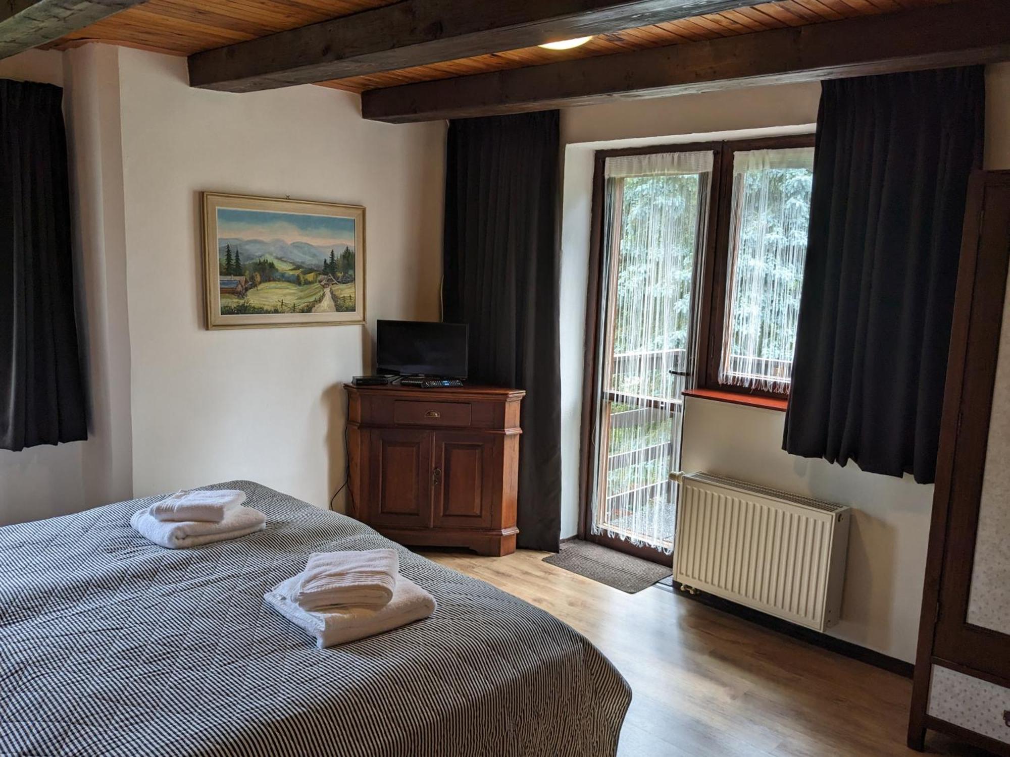 Bed And Breakfast Tvrz Velka Bukovina Екстер'єр фото