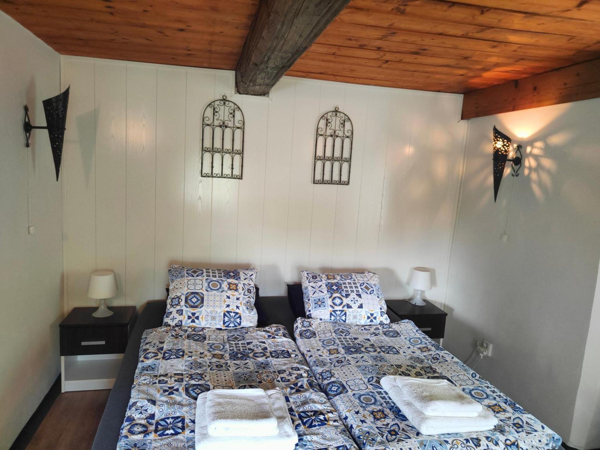 Bed And Breakfast Tvrz Velka Bukovina Екстер'єр фото