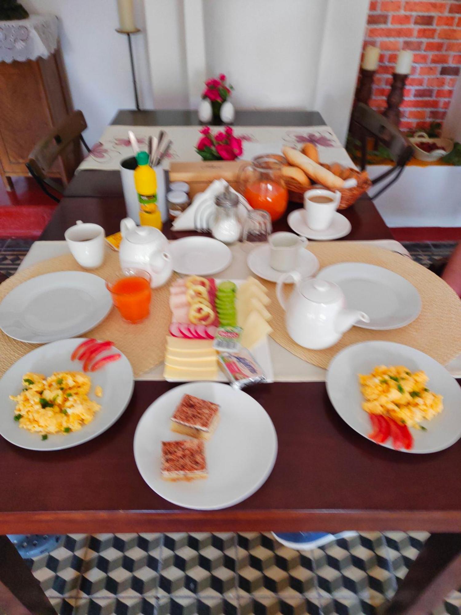 Bed And Breakfast Tvrz Velka Bukovina Екстер'єр фото