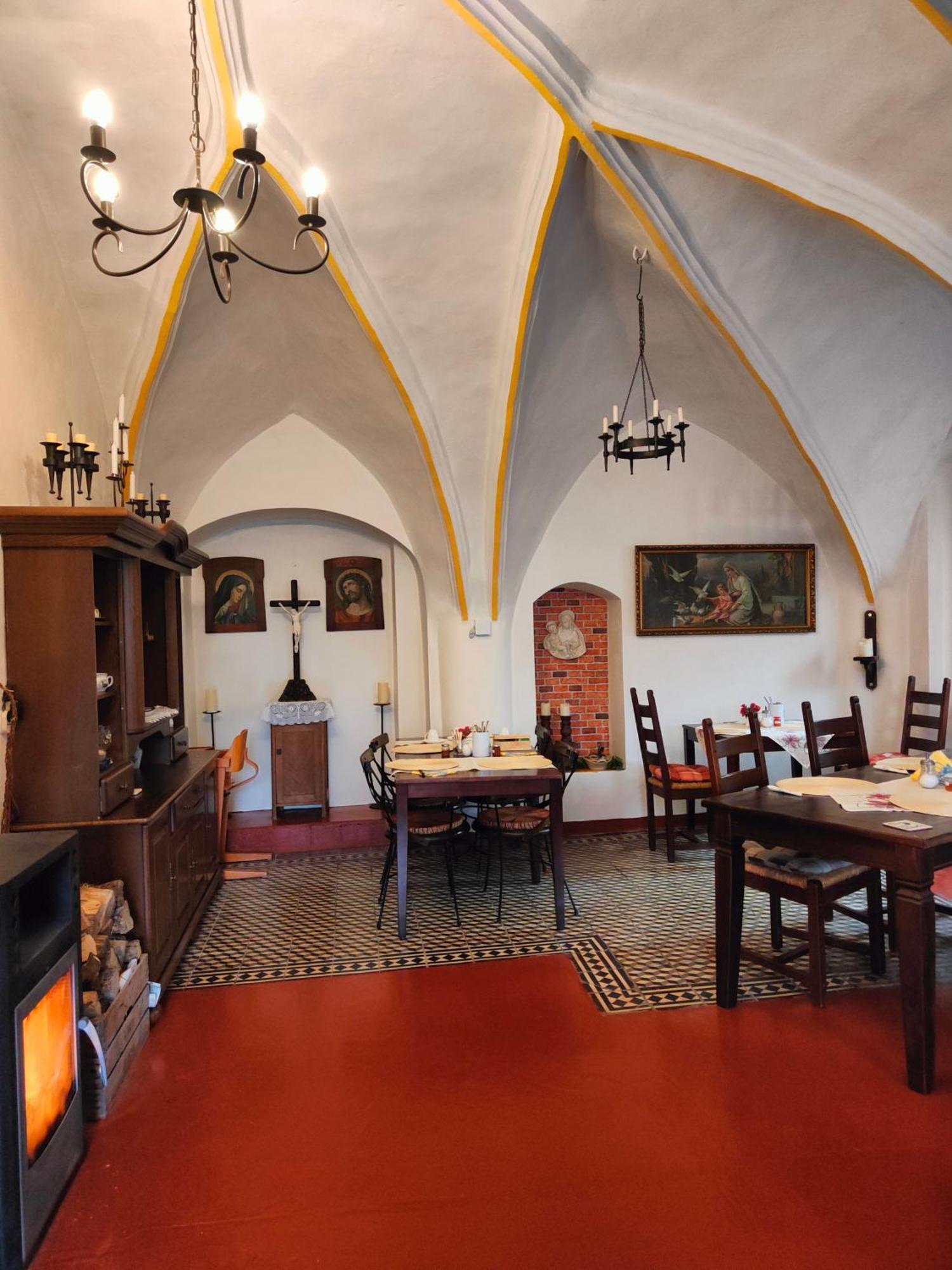 Bed And Breakfast Tvrz Velka Bukovina Екстер'єр фото